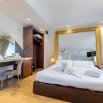 Aston Hotel