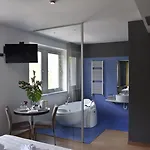 Hotel Aston
