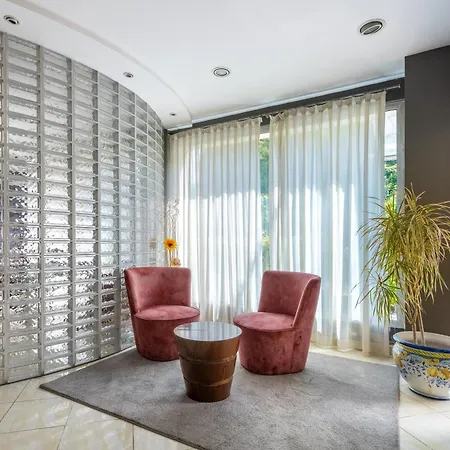 Aston Hotel 4*