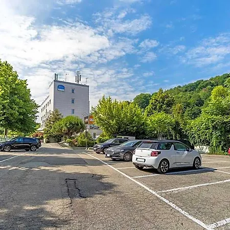 Aston Hotel 4*