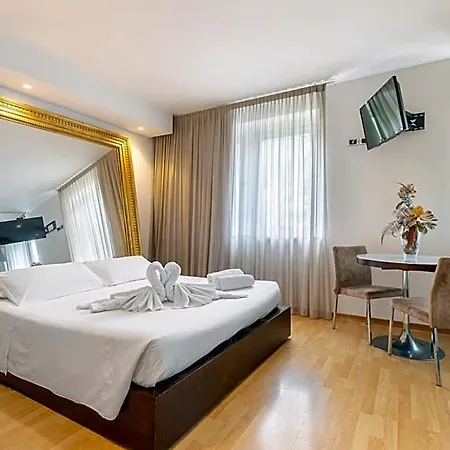 Hotel Aston