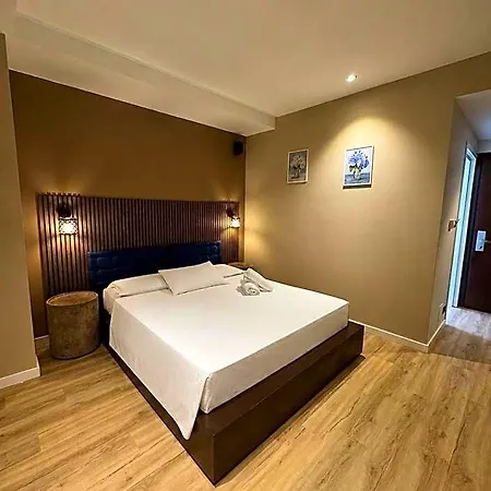 Aston Hotel 4*